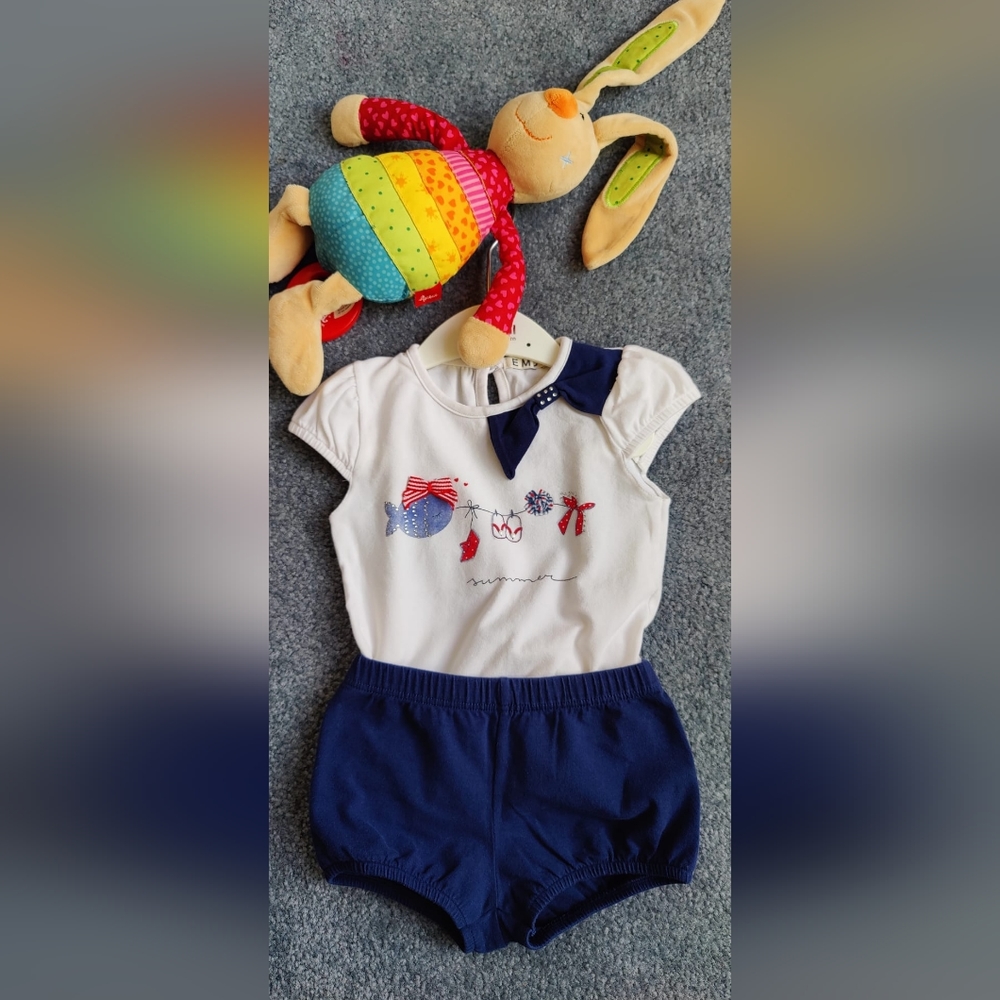 EMC baby girl set 18 months, in good condition